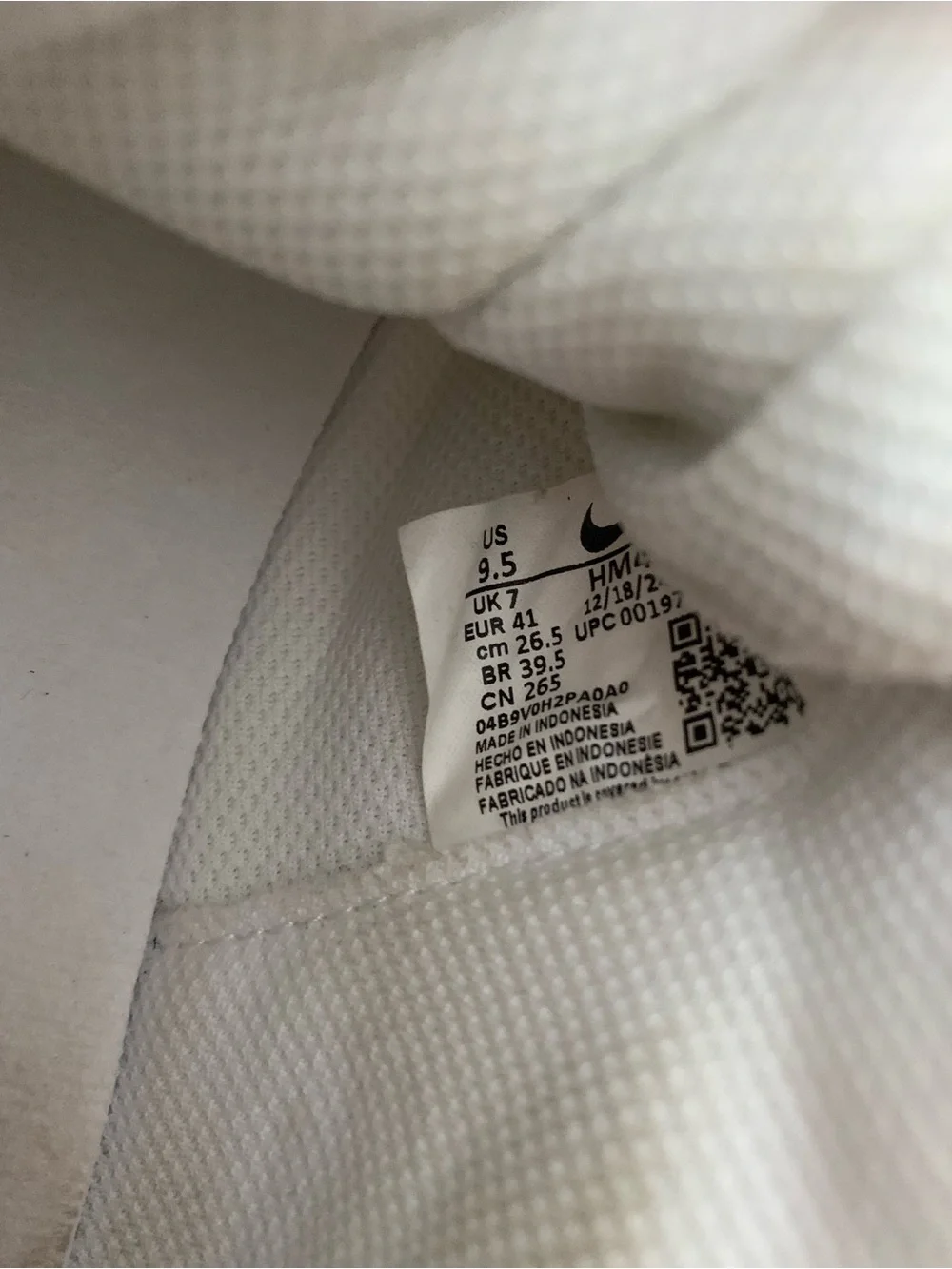 Nike Pacific white sneakers. - Picture 6 of 8